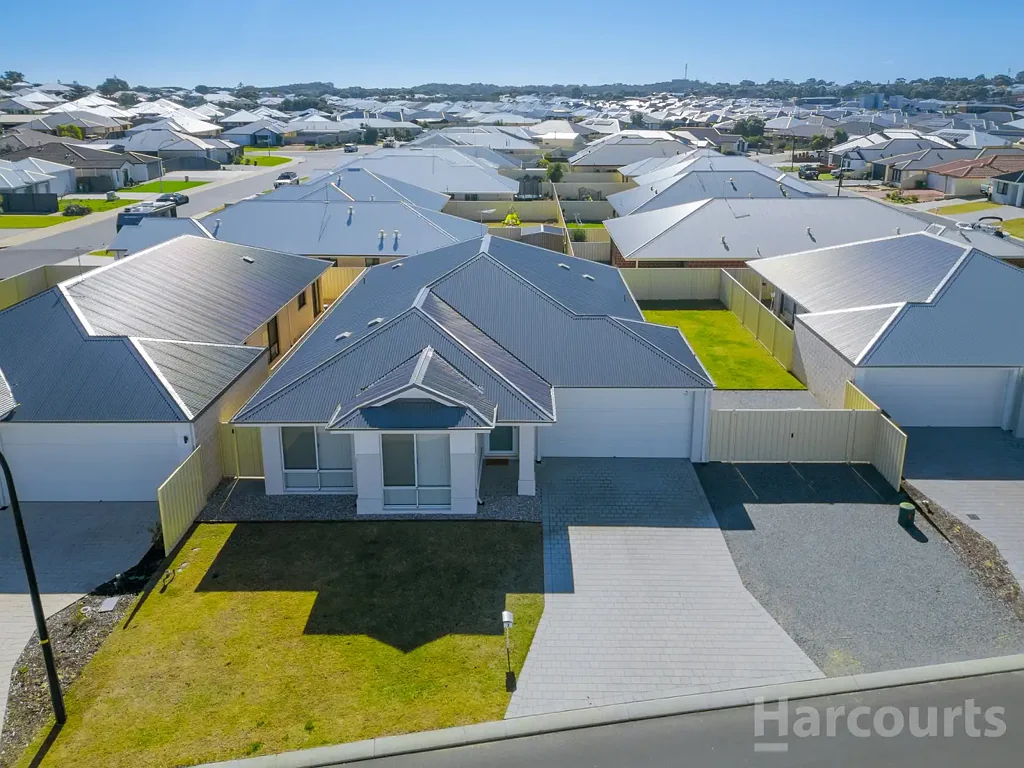 Dawesville 4房  Built 2024 - Coastal Comfort with side access