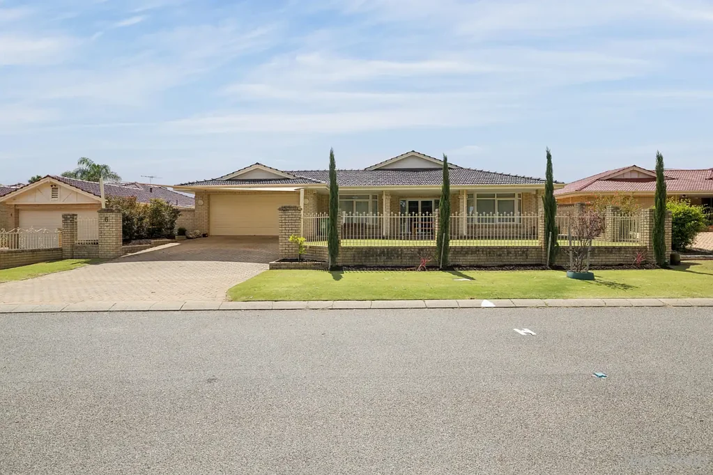 Thornlie 5ਬੈੱਡਰੂਮ Renovated Family Living in a Quiet Cul-de-Sac 773sqm