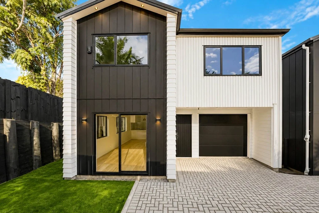 Bucklands Beach 4房  4 Bedroom Home with Private Outdoor Living