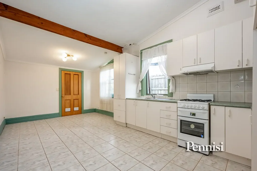 Moonee Ponds 2Zimmer Private Sale - Proudly Offered by Pennisi