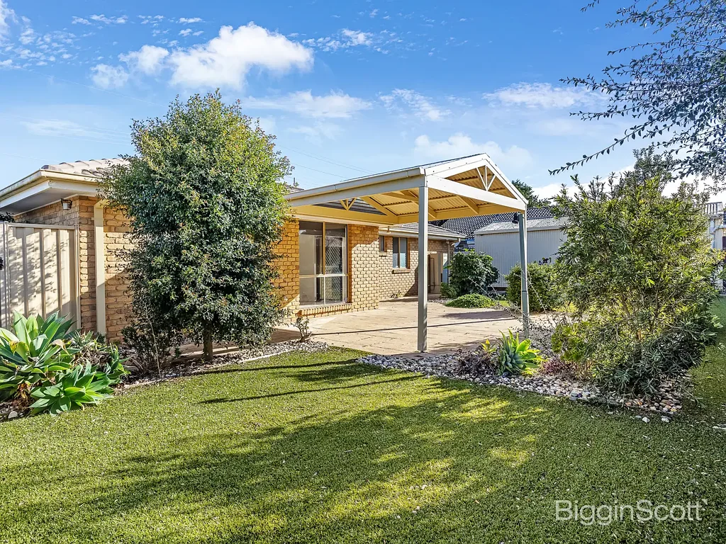 Werribee 3कमरा Charming Home on Spacious 590sqm Allotment in Prime Location!