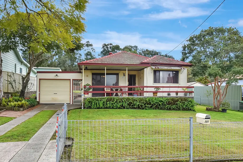 Neath 3ਬੈੱਡਰੂਮ CHARMING HOME WITH ENDLESS POTENTIAL