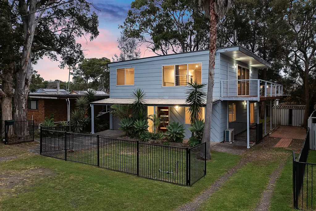 24 Murrumbong Road, Summerland Point, NSW 2259