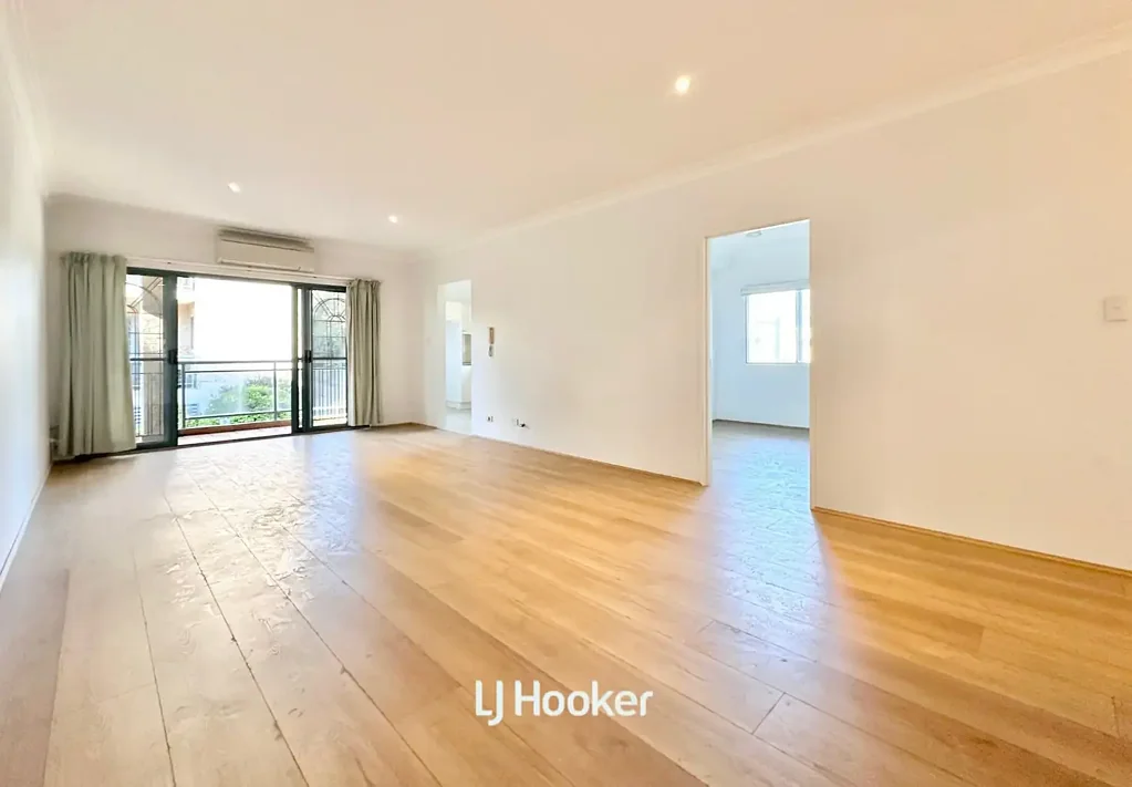 Convenient Location - Walk to Train and Shops