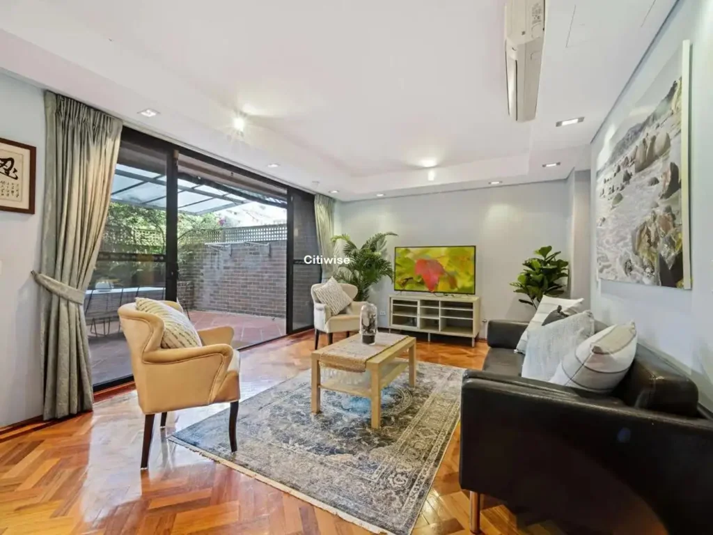 Harbourside Living: Private, Quiet, Elegant, Spacious Garden Furnished Home