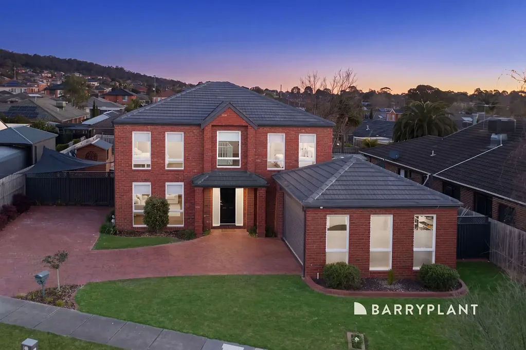 Rowville 4房 卓越家庭生活，907平方米非凡户外空间 EXCEPTIONAL FAMILY LIVING, EXTRAORDINARY OUTDOOR LIFESTYLE ON 907m2