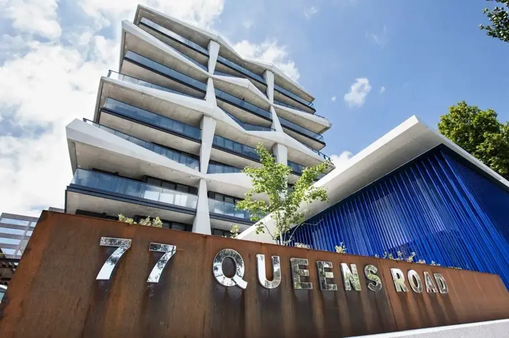Fully furnished Luxurious 2-Bedroom Apartment with Study and Stunning Views Opposite Albert Park Lake