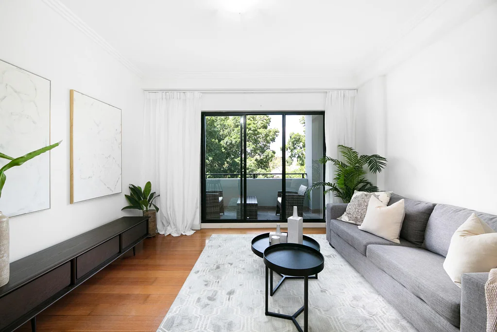 Modern 2-Bed, 2-Bath Oasis with Parking | 350m to Green Square