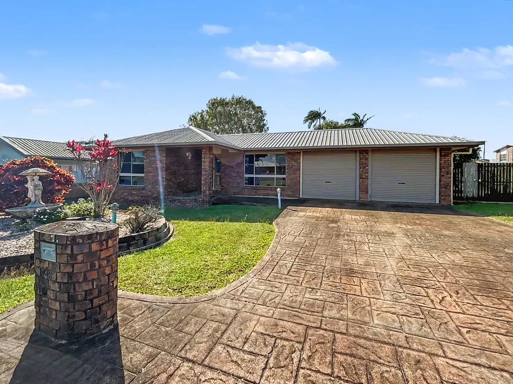 Family Home with Pool, Shed & Large Yard