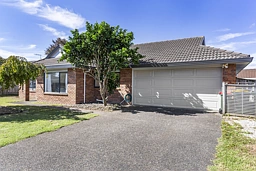 25F Youngs Road, Papakura