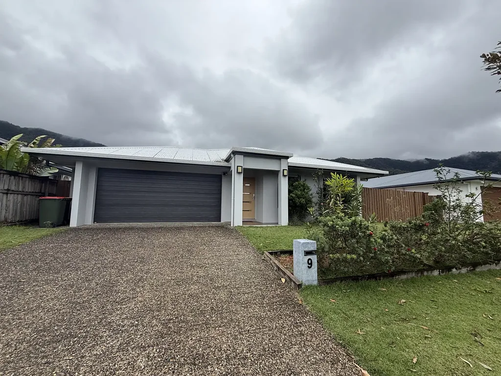 FURNISHED HOME IN FAMILY FRIENDLY ESTATE