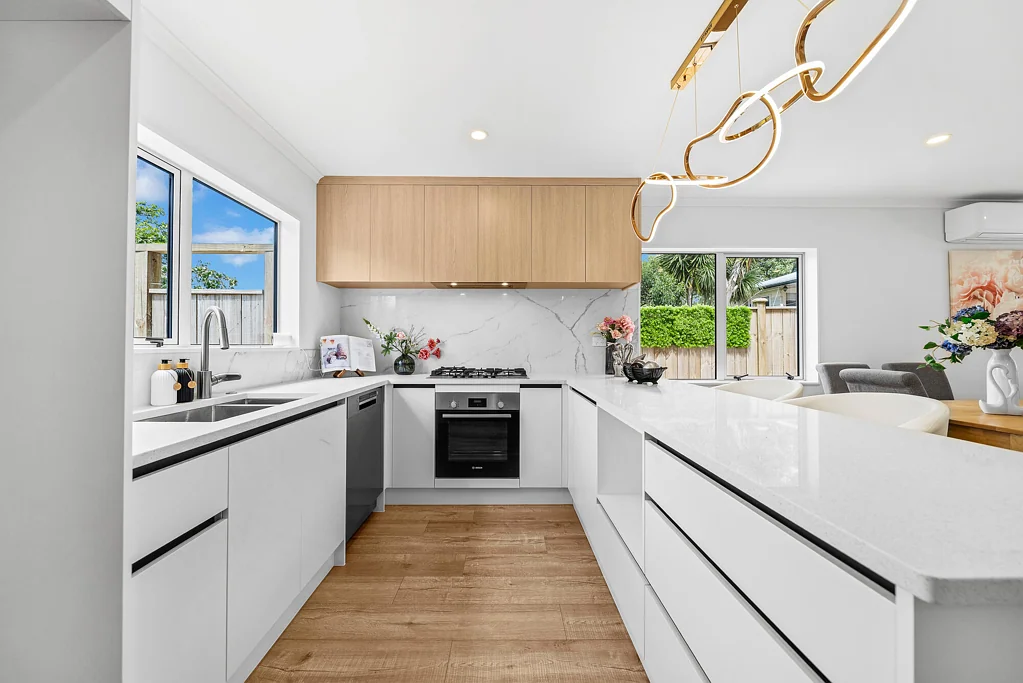 Pakuranga 5部屋 TWO LIVING ROOMS! WALKING DISTANCE TO ST KENTS