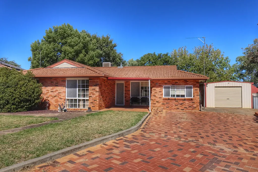 11 Echuca Place, Cowra, NSW 2794
