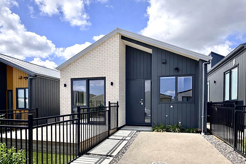Pukekohe 3房  Modern Comfort, Easy Living in Heart of Pukekohe
