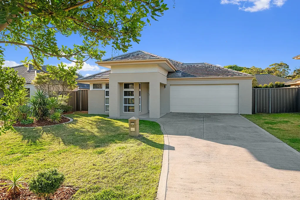 4 Tooroong Road, Fern Bay, NSW 2295