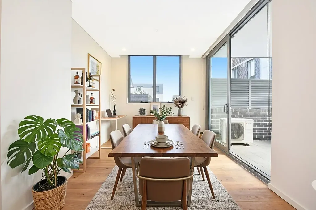 Rosebery 2ਬੈੱਡਰੂਮ Elegant Designer Apartment with Resort-Style Living in 'Verde'