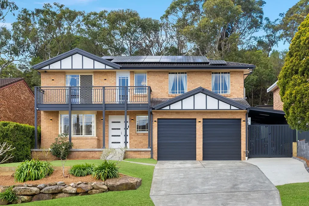 Heathcote 5房 现代厨房吧台 电磁炉储物 甲醛生活区 五卧带柜 主卧阳台 三个全卫 户外娱乐区 双车库太阳能 家庭友好位置 HARMONY.