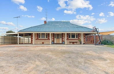 Karoonda 4 Slaapkamer Character Charm Meets Modern Comfort