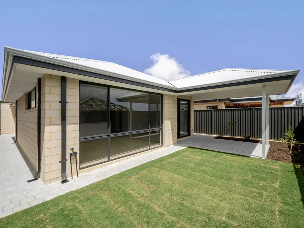 NEAR NEW HOME - CATALINA MINDARIE