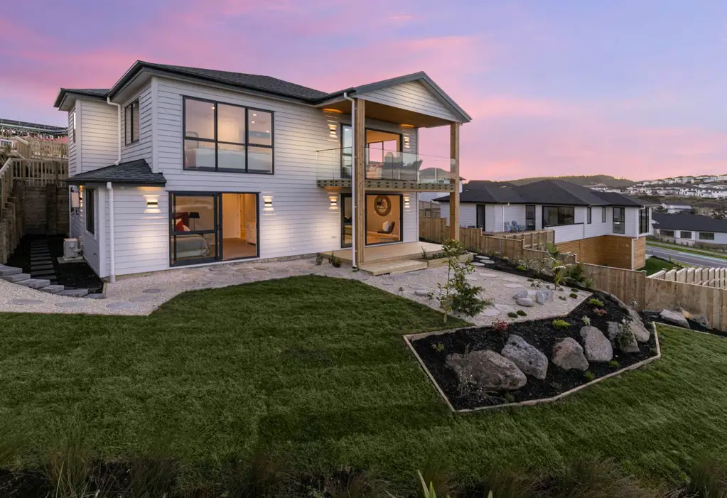 Millwater 5બેડરૂમ Luxury Living in Perfect Harmony