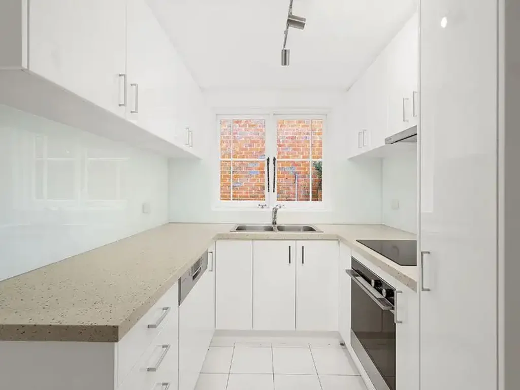 Spacious & Modern Living in a Superb Location