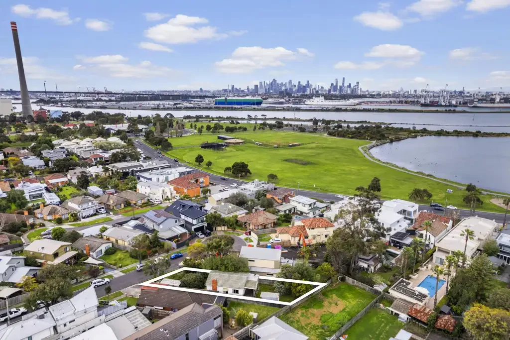 Newport 2બેડરૂમ A Tightly Held Newport Opportunity