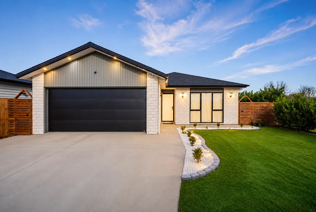 Papakura 4 Bedroom This One is Different... Come and See Why
