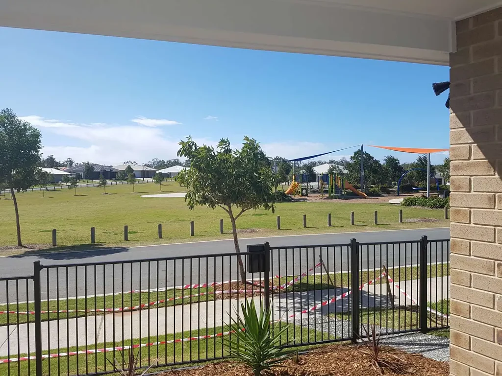 Pimpama 3ห้องนอน Price Reduced For Quick Sale - Parkside Standalone Living with Zero Body Corporate Fees