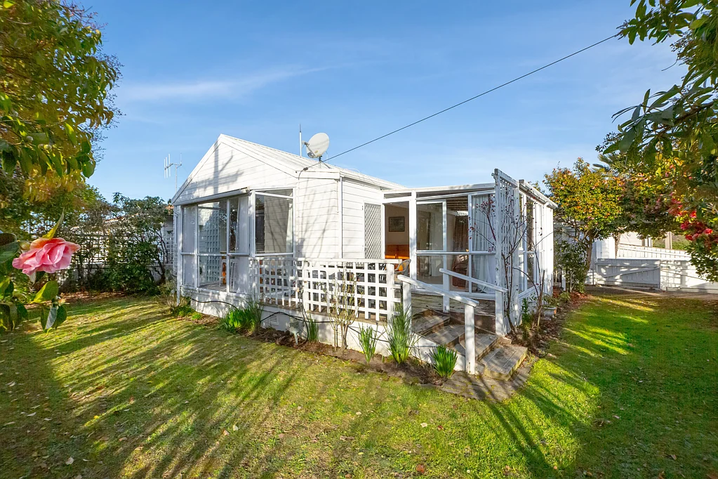 Masterton 2chambre Charming modern home with sunlit spaces