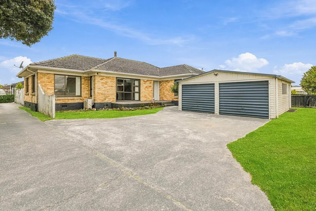 Papakura 3Kwarto RENOVATE, DEVELOP OR REAP THE REWARDS!