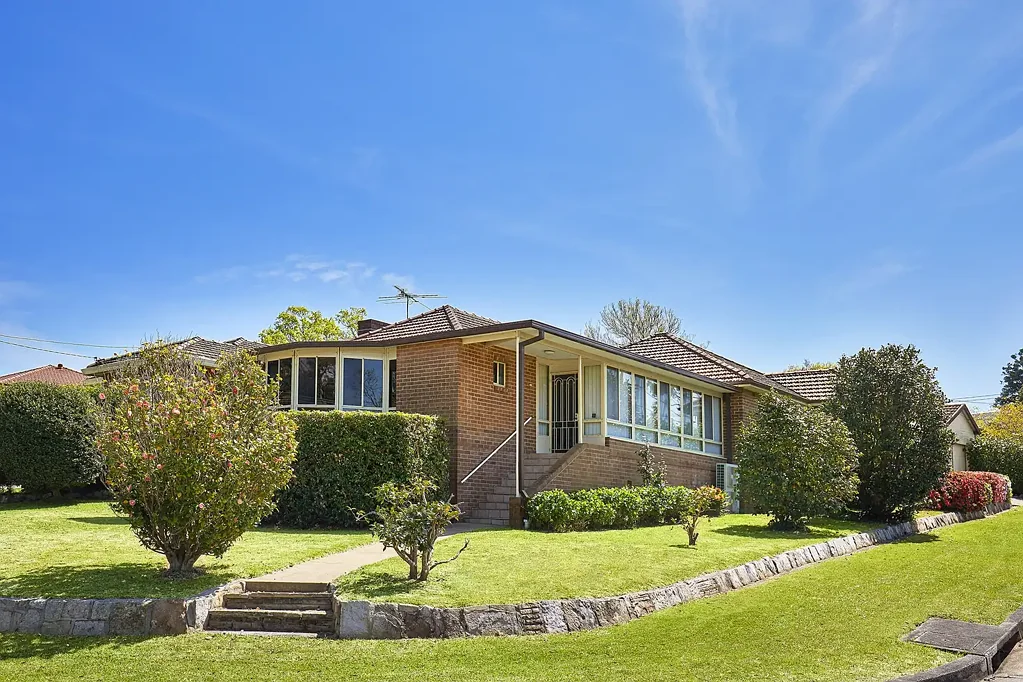 2 Rotherwood Avenue, Asquith, NSW 2077