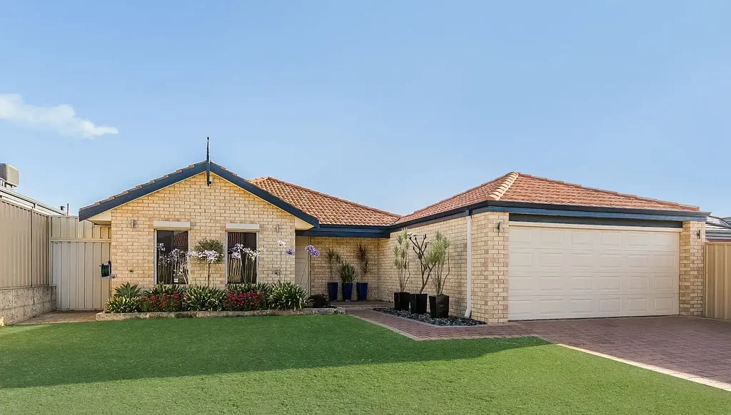 BERTRAM 4X2 hOME FOR LEASE