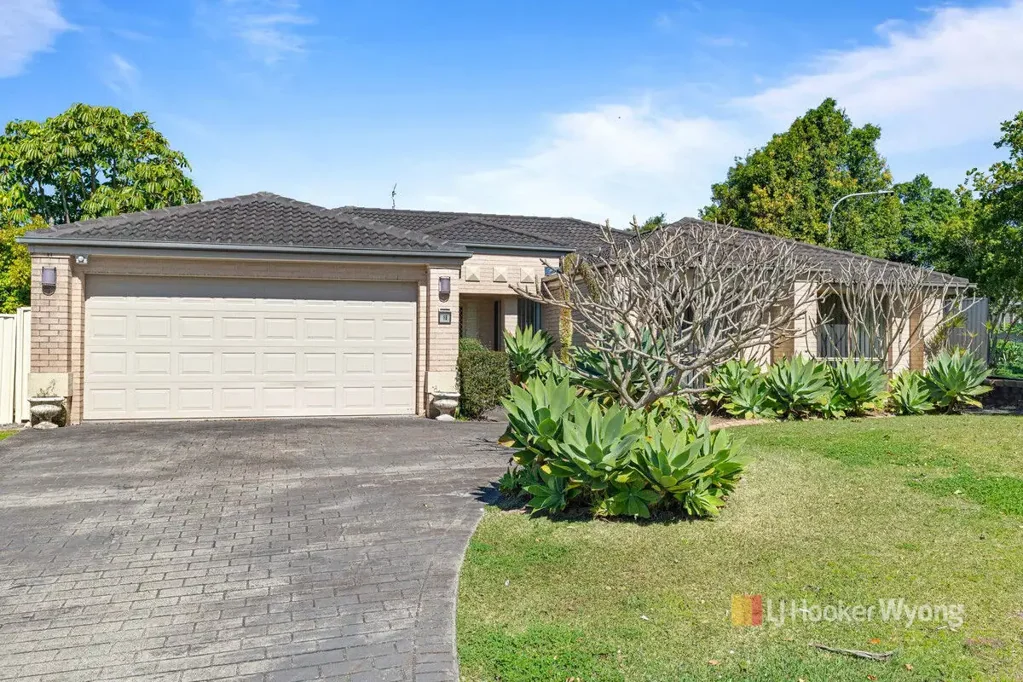 18 Warrigal Road, Woongarrah, NSW 2259