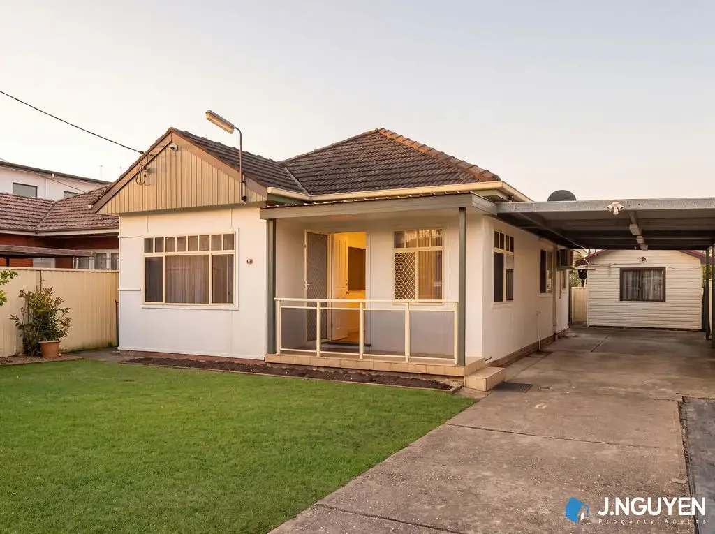 Canley Heights 4Zimmer Beautifully Renovated + Retreat, 2 lots (duplex site STCA)