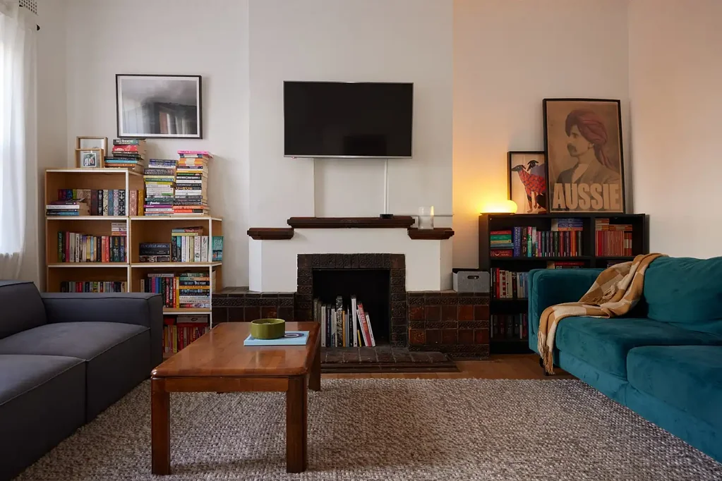 Renovated Art Deco with Huge Courtyard - Access Via Mozart Street