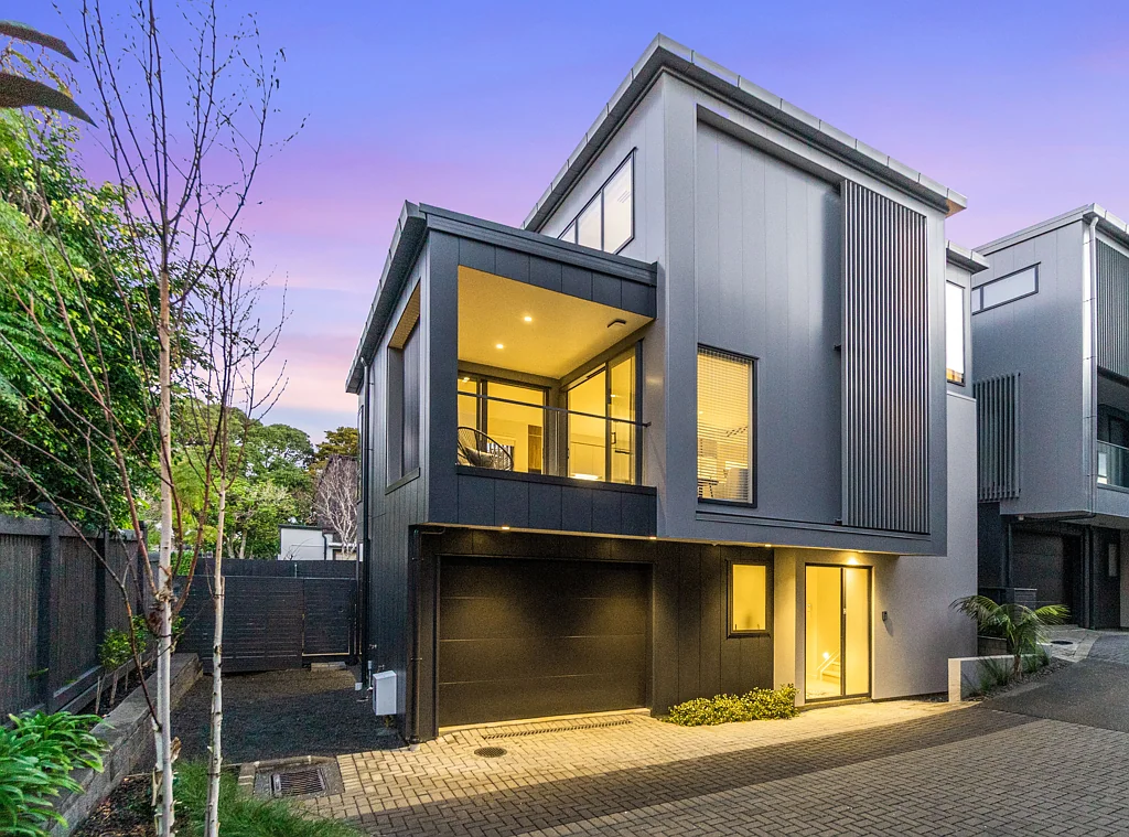Takapuna 3Moenga Stylish, Spacious and Standalone in Prime Takapuna
