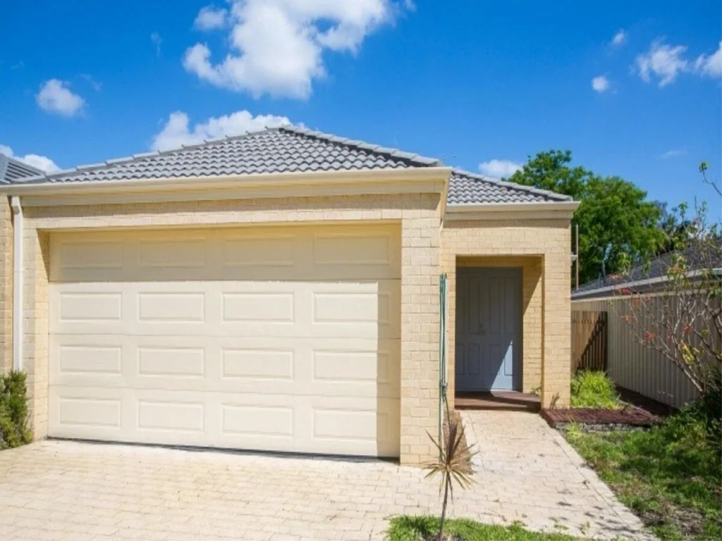 BRIGHT AND OPEN PLAN FAMILY HOME