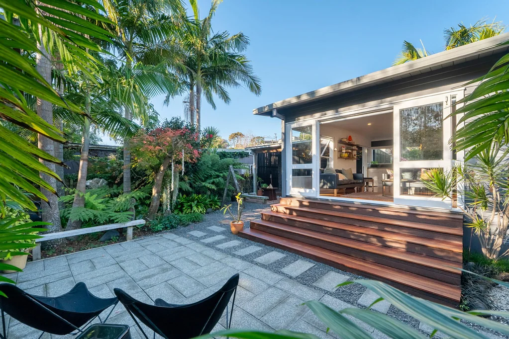 Mairangi Bay 3 Slaapkamer Rare Single-Level Gem in Mairangi Bay