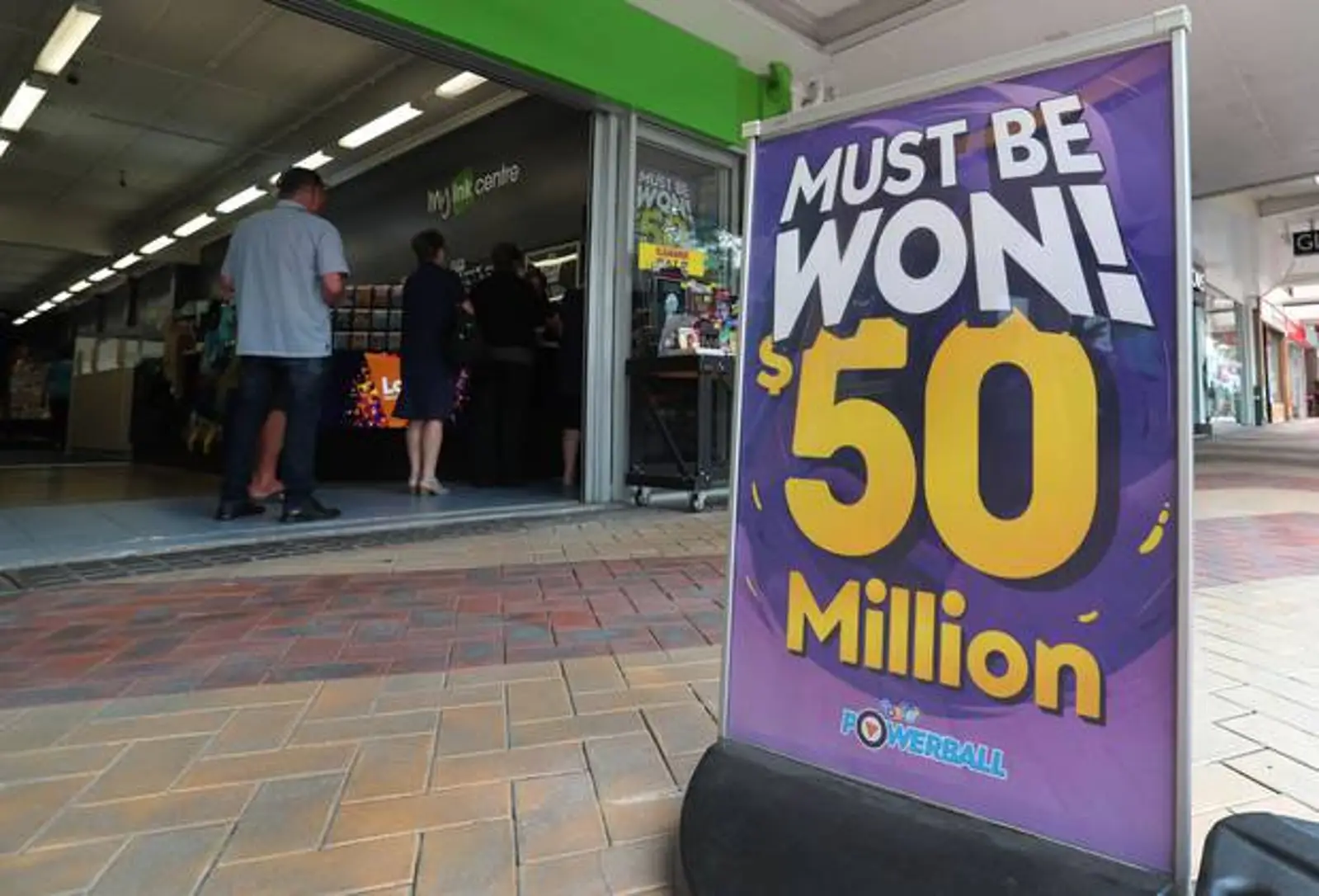 新西兰Lotto Powerball 大奖开出, 两位幸运儿分享$5000万