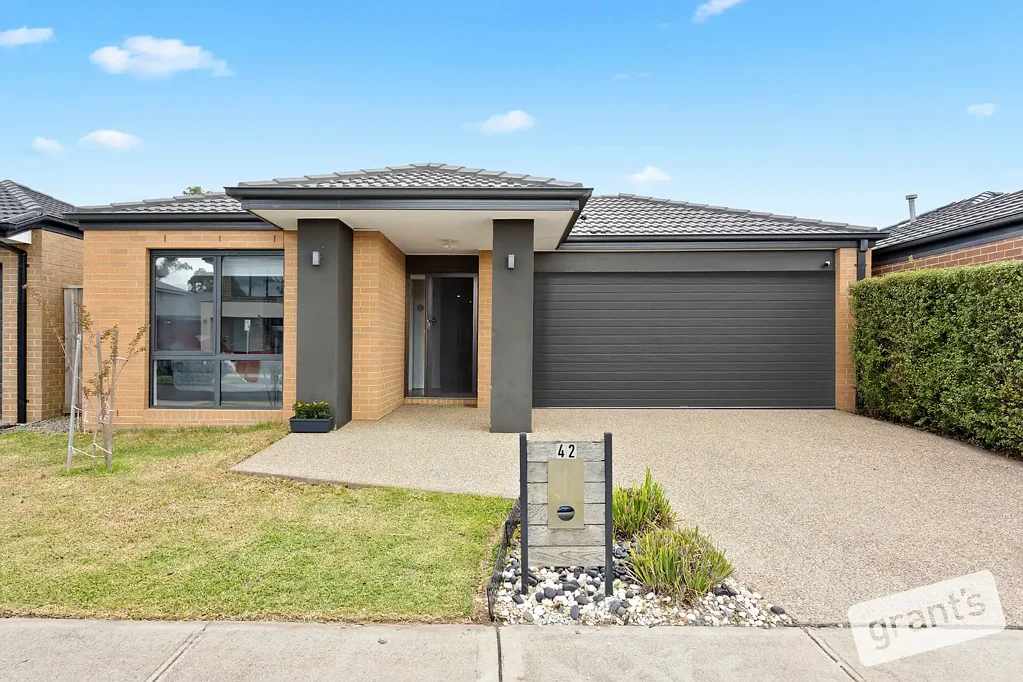 DREAM HOME IN CLYDE NORTH
