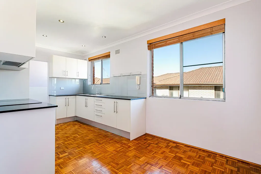 Superbly positioned apartment with leafy outlook and lifestyle convenience