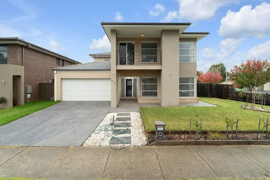 2 Master Bedroom Stunner 39sq Simmonds Home