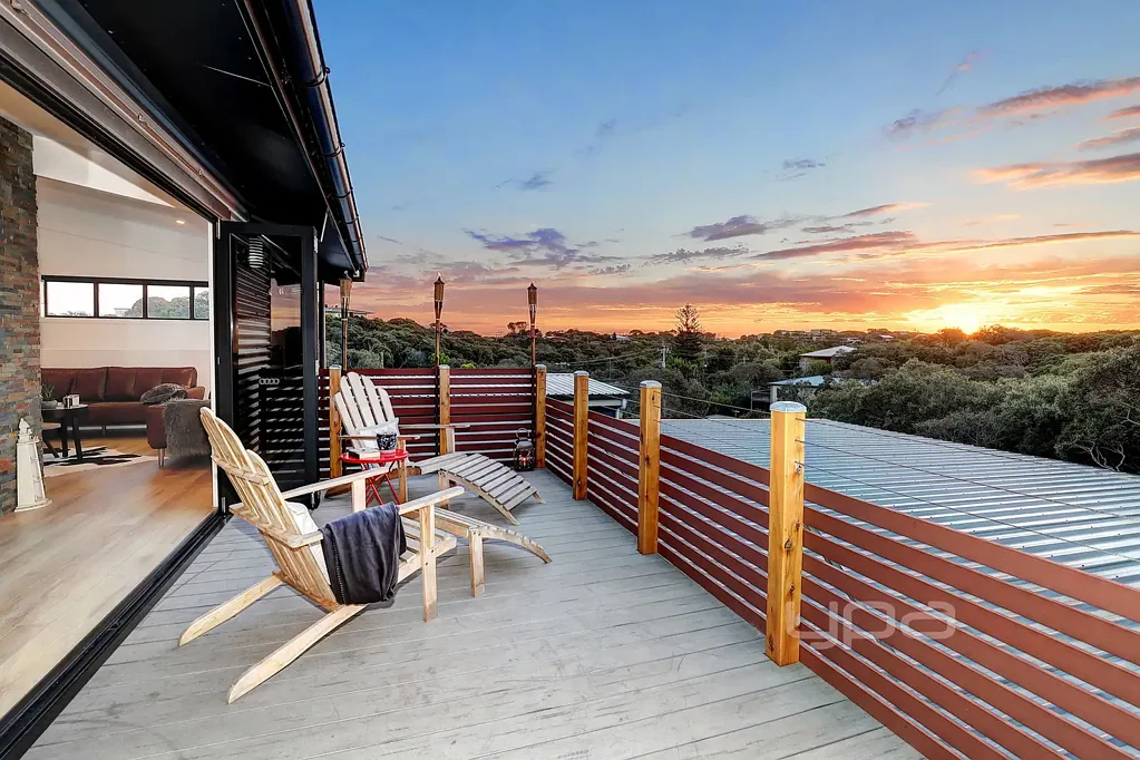 Rye 4房 迷人的日落美景，尽览 Moonah 树梢 Captivating Sunset Views Across the Moonah Treetops