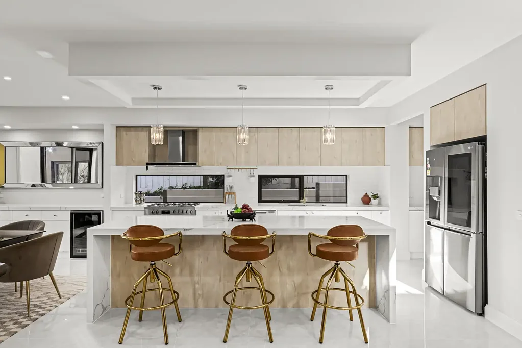 Highton 5 Bedroom An Architectural Masterpiece of Luxury, Scale, and Entertainment