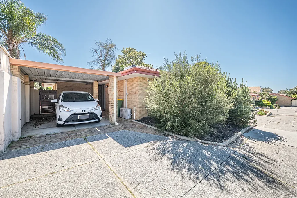 2/84 Clydesdale Street, Como, WA 6152