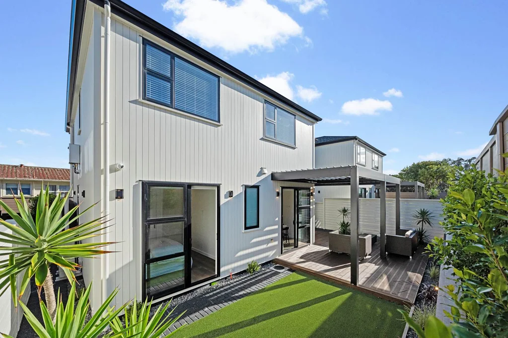 Epsom 5 Slaapkamer GZ Brand New Luxury Home