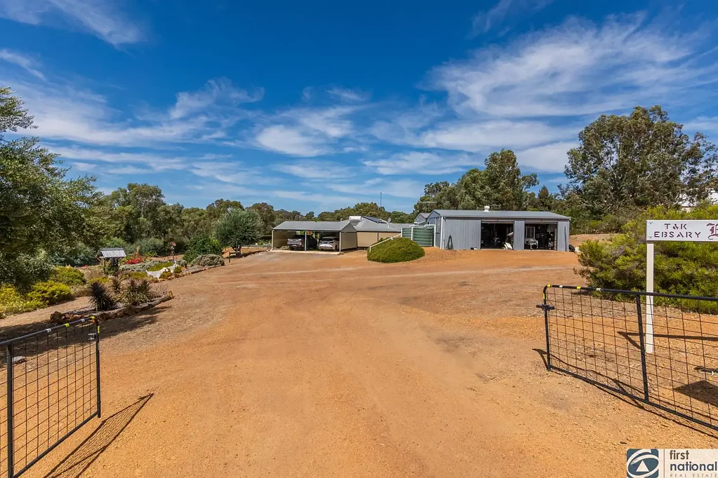 Bakers Hill 4房  Everything you've been looking for..in one place!