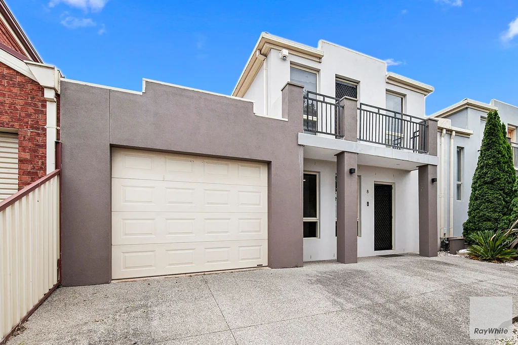 8 Sacras Court, Sydenham, VIC 3037