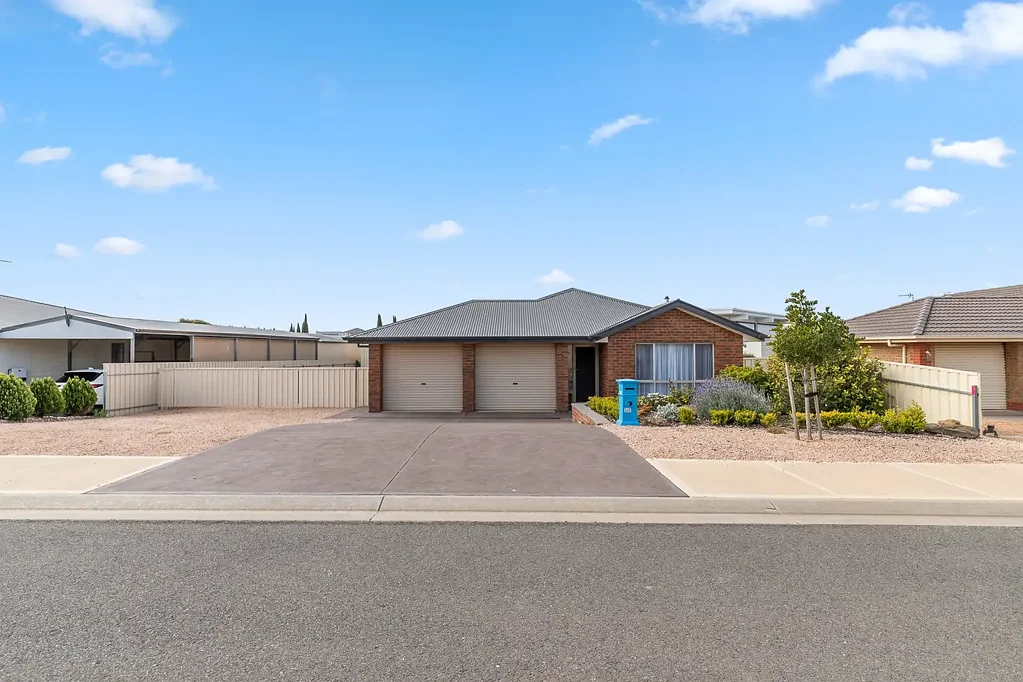 Moonta Bay 4房  SPACE & CONVENIENCE — JUST MOVE IN