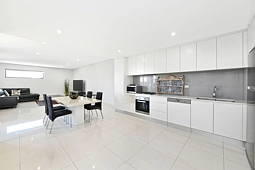 203/1 Robey Street, Mascot